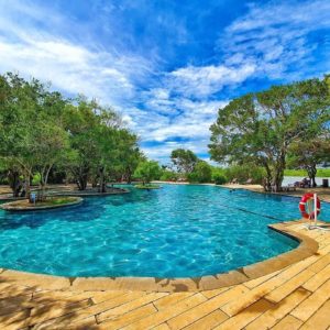 Cinnamon Wild Yala Hotel pool